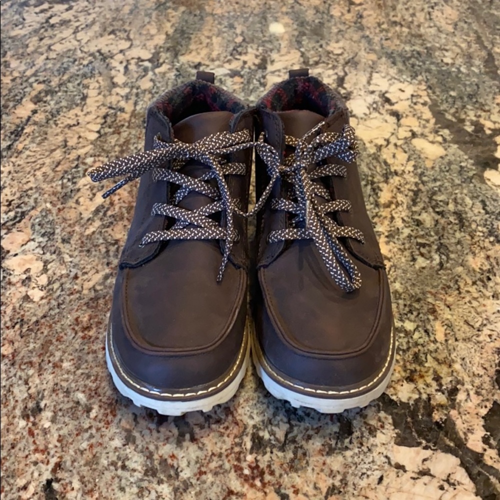 Boys shoes